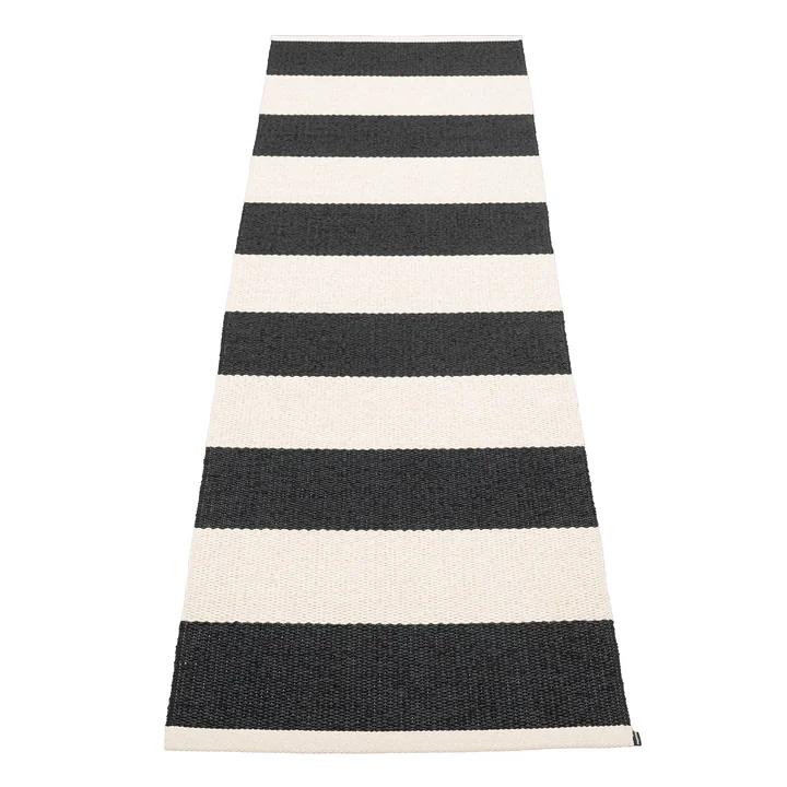 Bob Tapis, 70 x 225 cm, black / vanilla de Pappelina