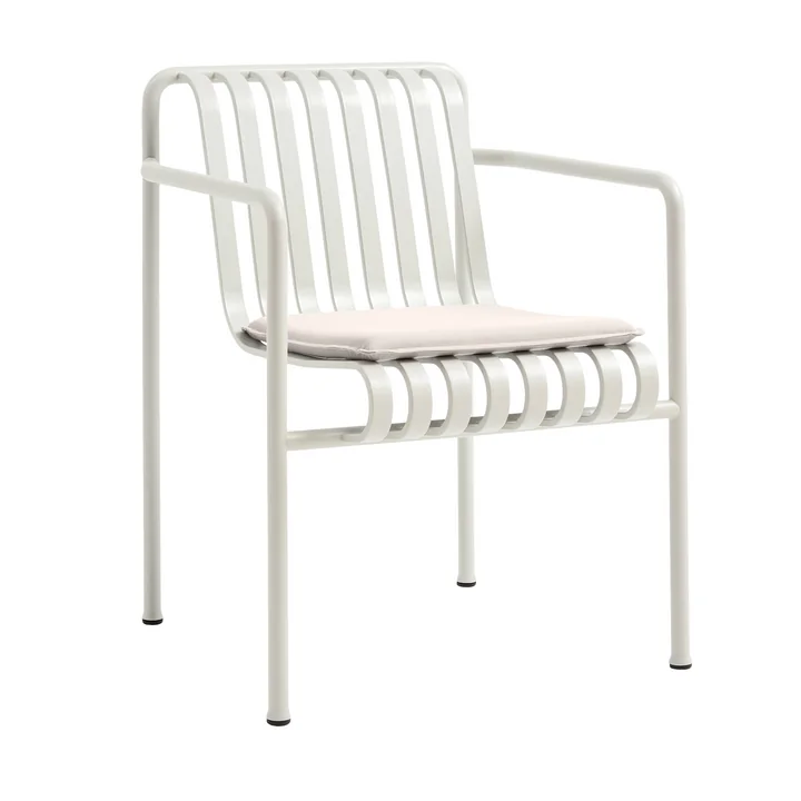 HAY - Coussin d'assise « Palissade » pour fauteuil de salle à manger, blanc crème, sur fauteuil de salle à manger