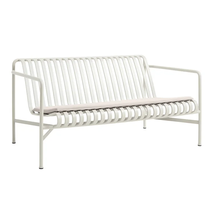 HAY - Coussin d'assise « Palissade » pour canapé Lounge, blanc crème, sur le canapé Lounge