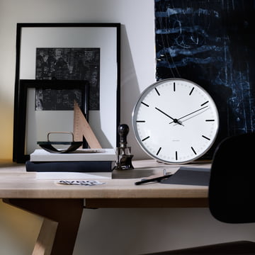 Horloge murale minimaliste d'Arne Jacobsen