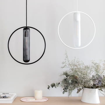 Pendentif Astree Ø 36 cm de Hartô en noir et blanc combiné