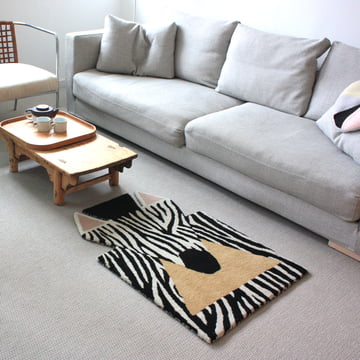 Tapis Zebra 100 x 70 cm de EO Denmark en noir / blanc / beige