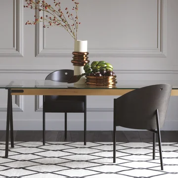 La Costes chaise de Driade la table du salon