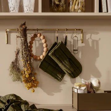 Ferm Living - Gant de four Hale, vert/noir