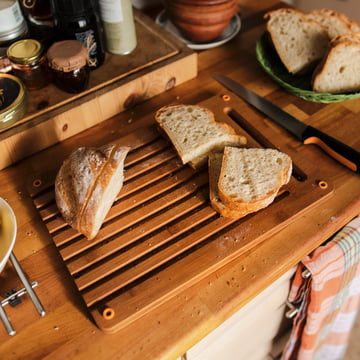 Functional Form Planche à découper le pain de Fiskars en bambou