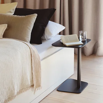 Rina - Table d'appoint de Collection dans la couleur noir