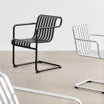 HAY - Palissade Cantilever Dining chaise à accoudoirs, anthracite