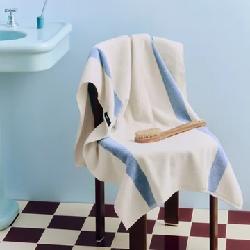 HAY - Serviette de bain « Stripe », 70 x 140 cm, bleu poudré