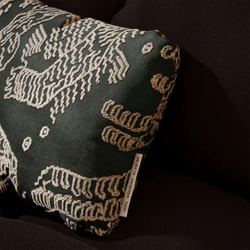 OUT Objekte unserer Tage - Coussin « SANDER » de la collection « ACCESSOIRES » - bleu pétrole/blanc (Tiger Mountain Col. 003 par Dedar)