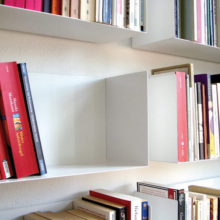 Linea1 a - Étagère élégante et discrète pour livres et DVD en blanc