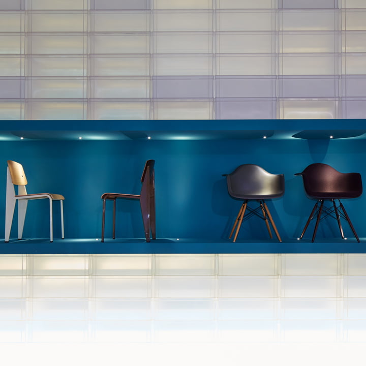 Eames Plastic Armchair DAW