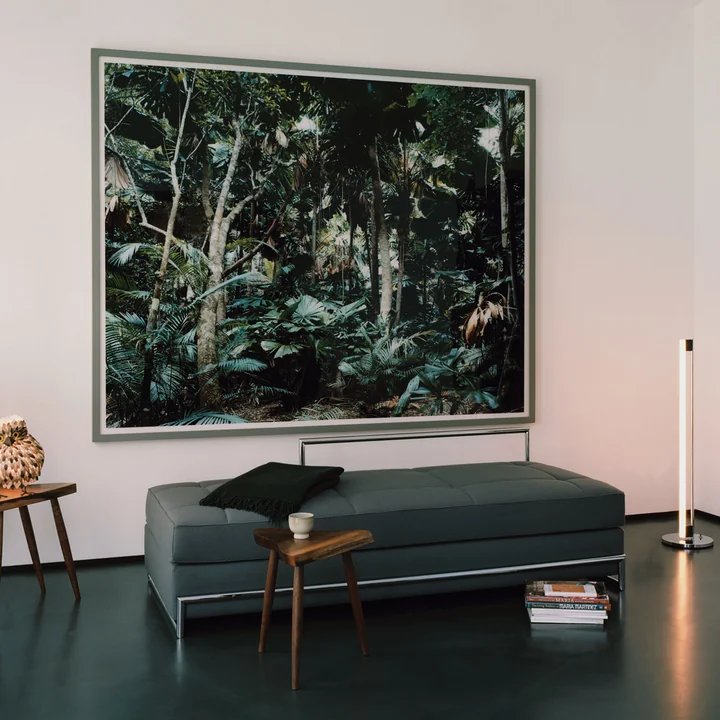 ClassiCon Tube Light LED dans une ambiance de salon moderne