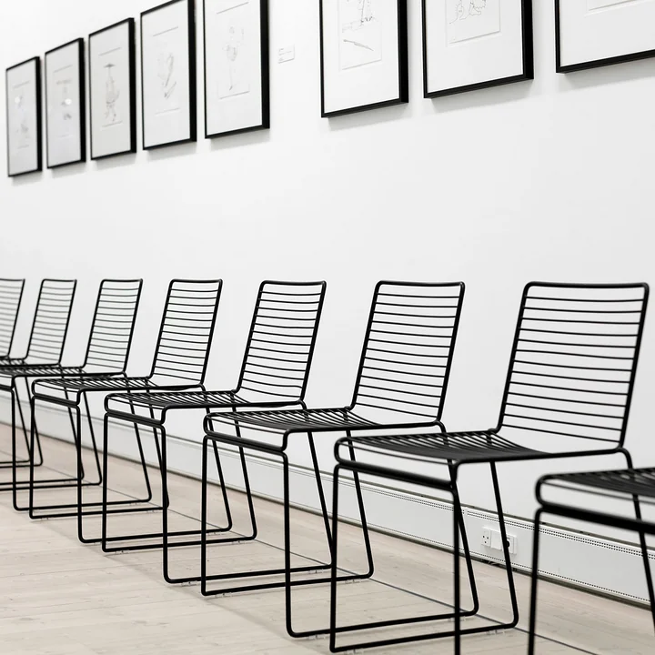 La chaise HAY Hee en noir