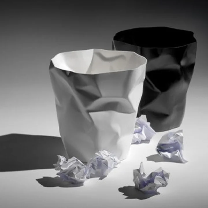 Corbeille à papier et accroche-regard - les deux en un.