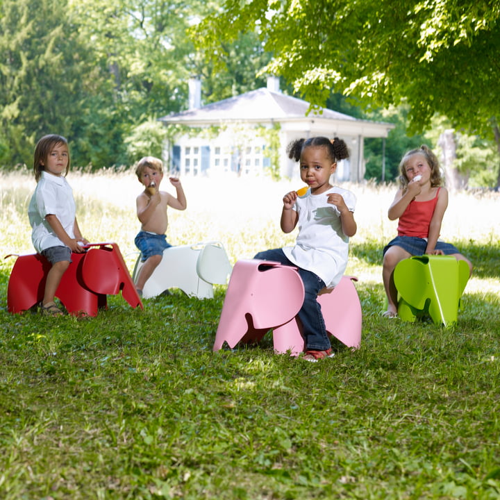 Le Eames Elephant de Vitra comme jouet pour enfants