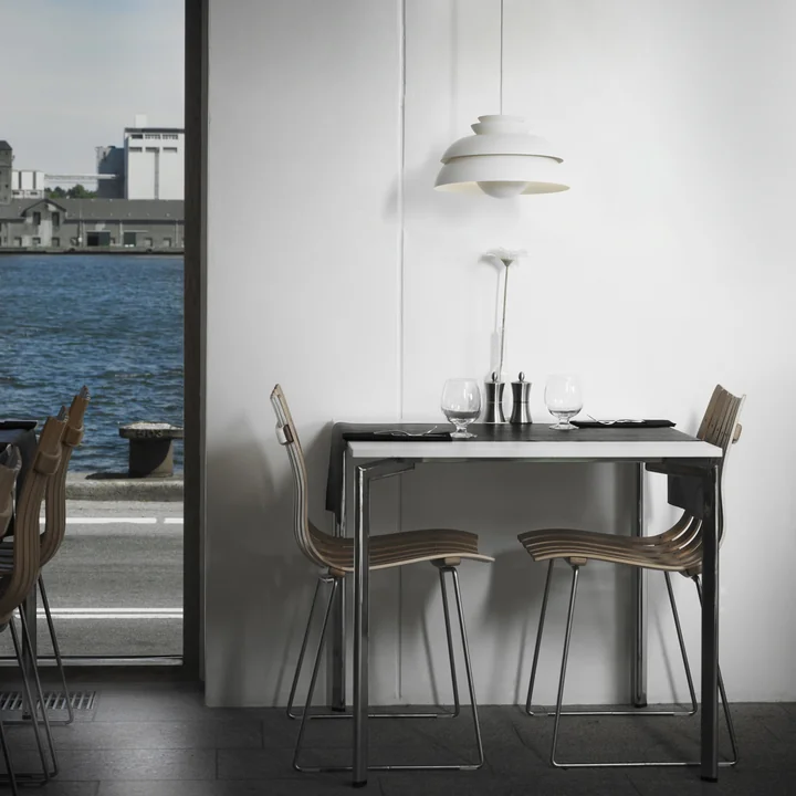Fritz Hansen Concert Un luminaire suspendu qui illumine chaque repas au restaurant