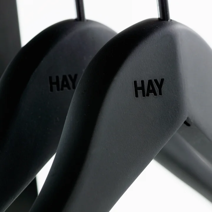 Le cintre Soft Coat Slim de HAY avec revêtement en caoutchouc
