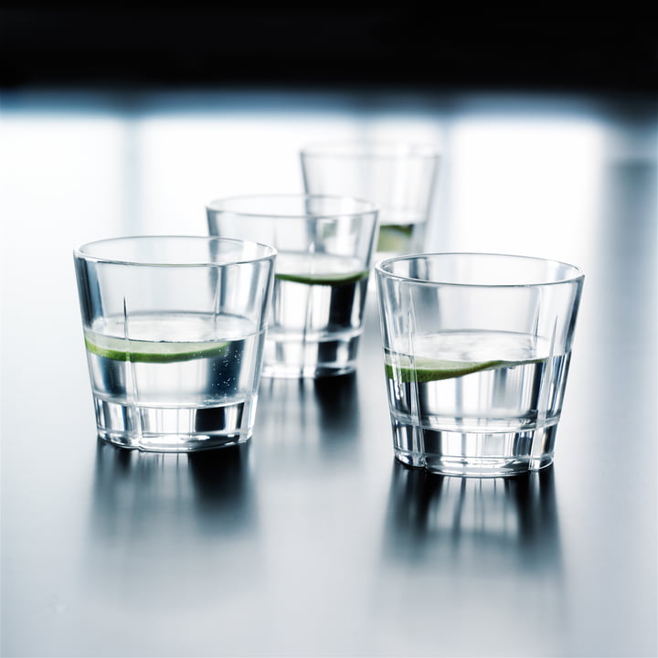 Verre à whisky élégant dans un ensemble