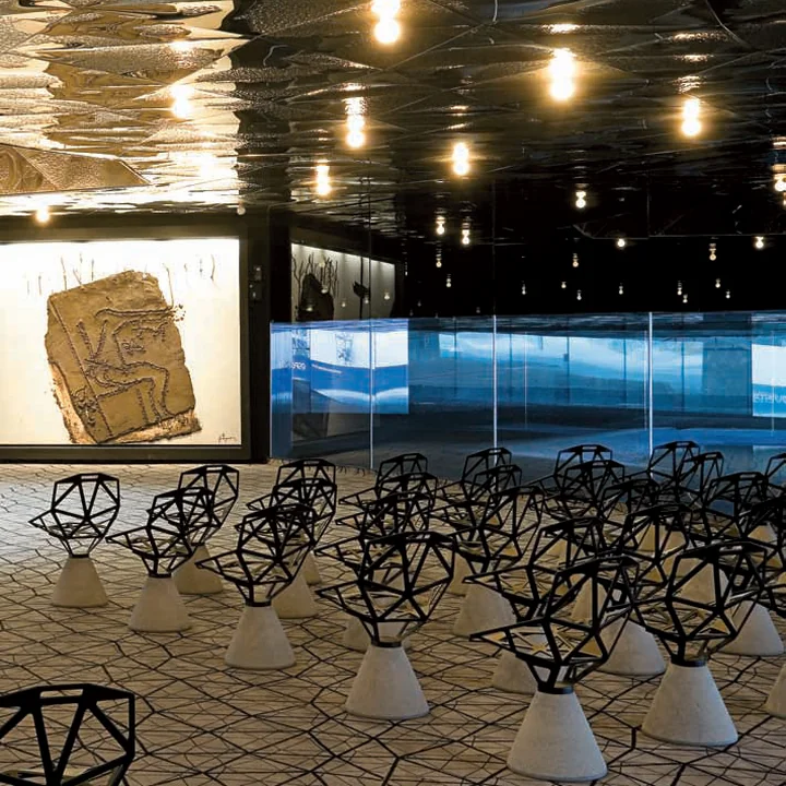 Magis - Chaise Chair One avec socle en ciment