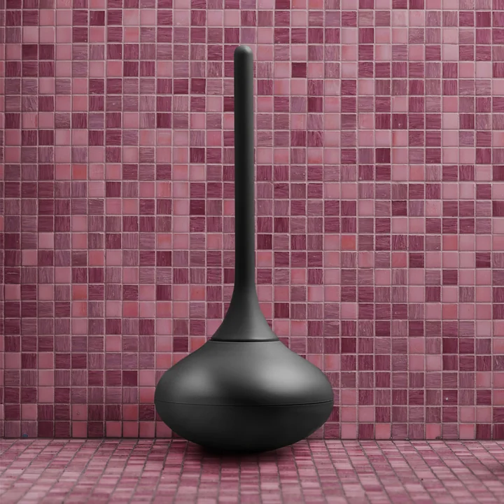 Le Ballo Brosse de toilette de Normann Copenhagen en noir avant les carreaux roses
