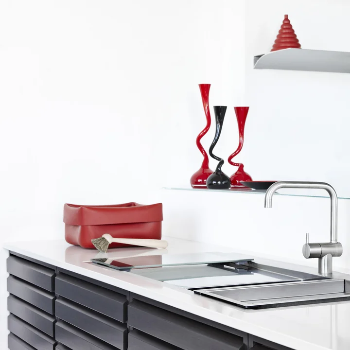Normann Copenhagen - Washing up bowl rouge - ambiance