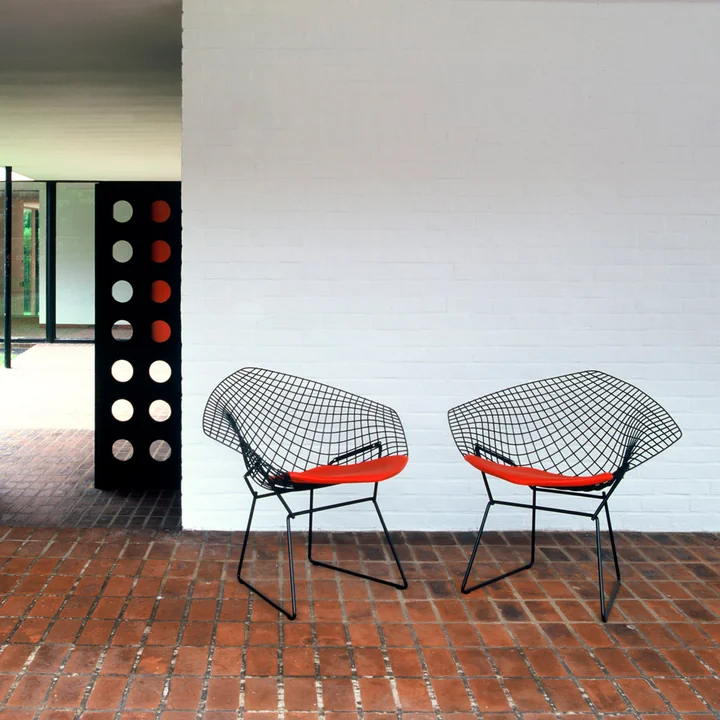 Fauteuil Bertoia Diamond Outdoor de Knoll en noir
