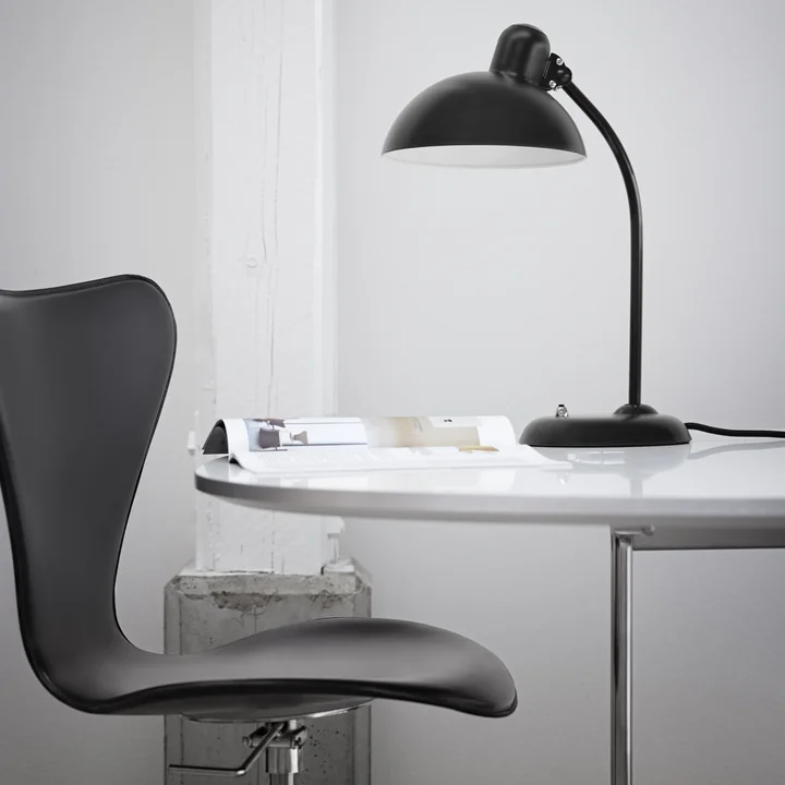 Lampe de bureau intemporelle de style Bauhaus