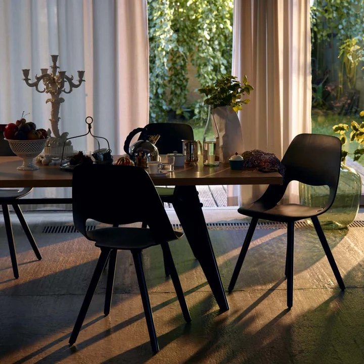 Em Table Table de salle à manger de Vitra Chêne naturel/noir