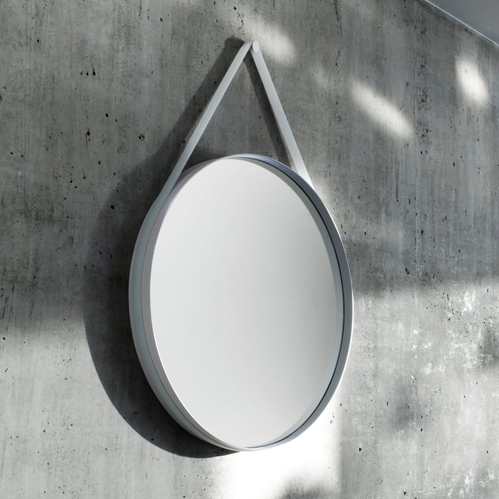 Polyvalent Strap Mirror de HAY