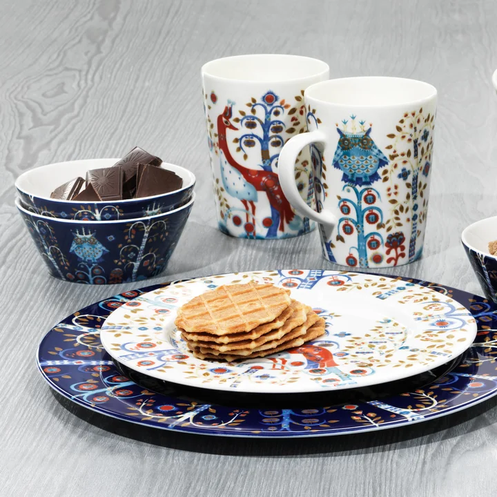 La vaisselle Taika d'Iittala surprend par son style coloré