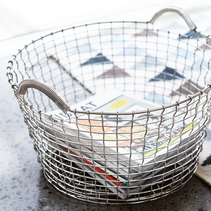 Corbeille en fil pour journaux et magazines