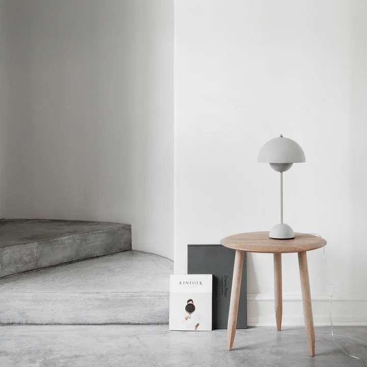 Le FlowerPot VP3 de & Tradition en gris clair mat