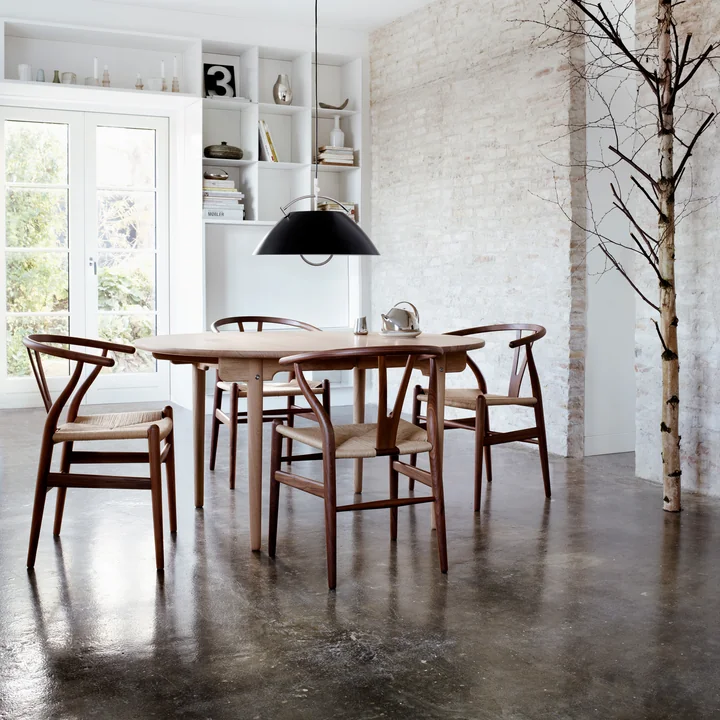 CH24 Wishbone Chair de Carl Hansen