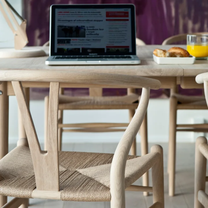 CH24 Wishbone Chair de Carl Hansen