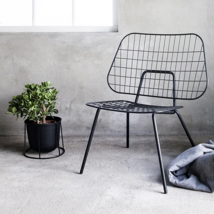 WM String Lounge Chair et Wire Pot de Audo