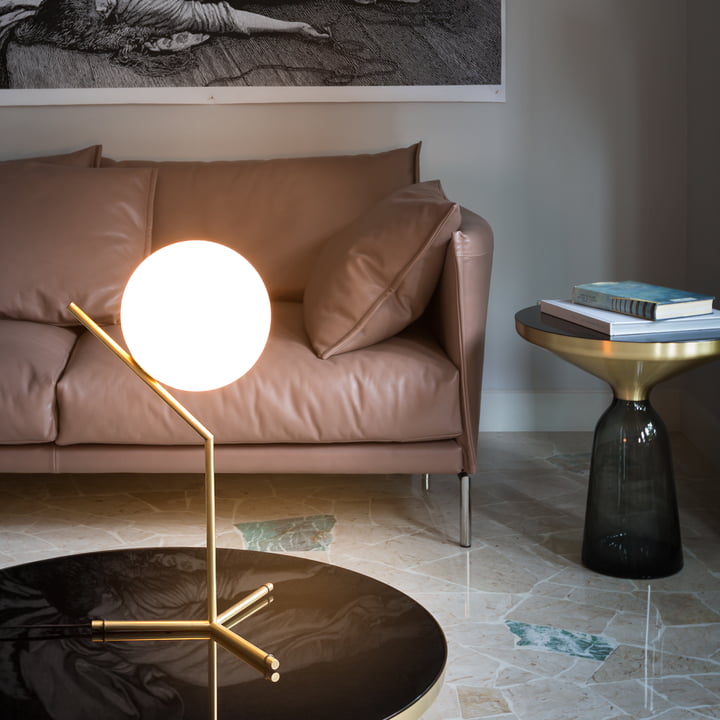 Lampe de table IC de Flos dans le salon