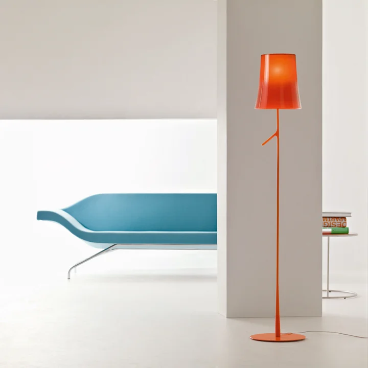 Lampe de lecture classique, réinterprétée