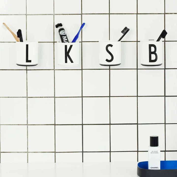 Entrée en scène stylée dans la salle de bain