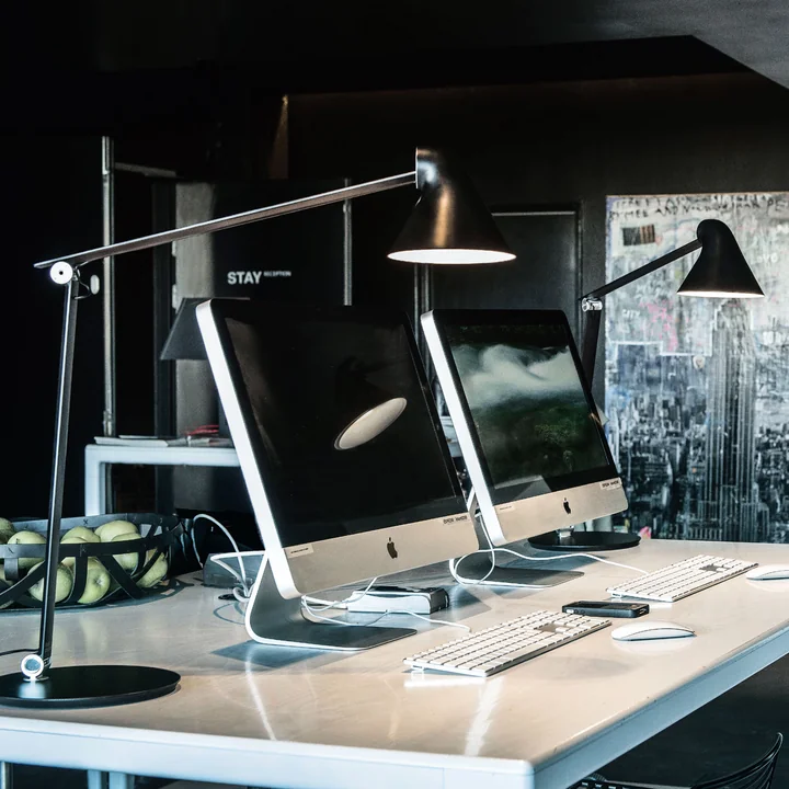 Lampe de table NJP par Louis Poulsen