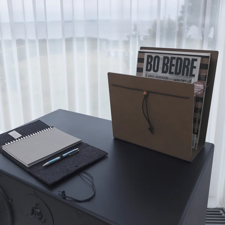 Porte-revues M de Lind DNA en nupo brun