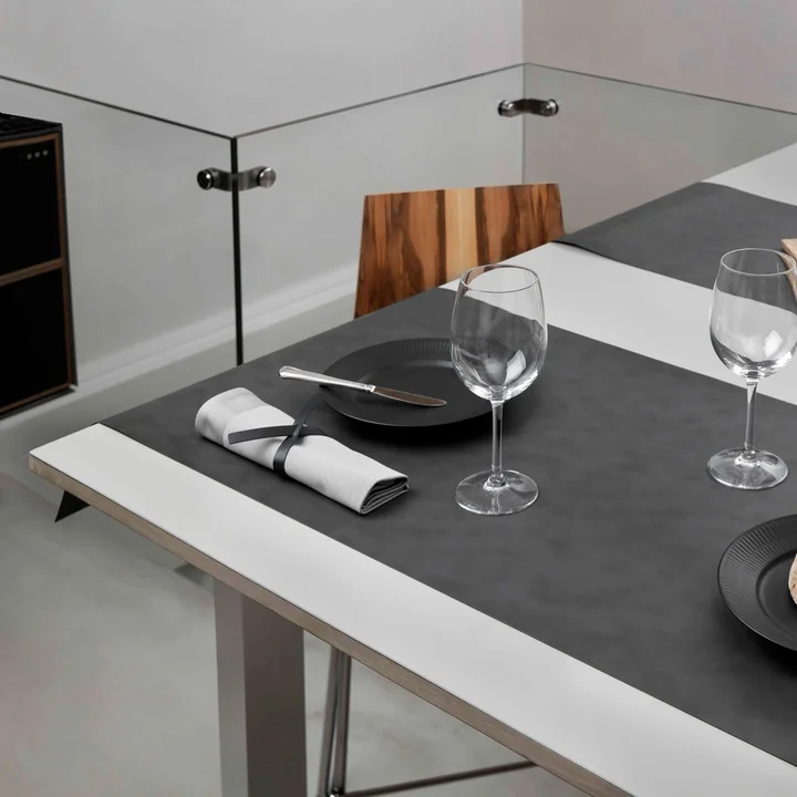 Chemin de table de Lind DNA en nupo anthracite