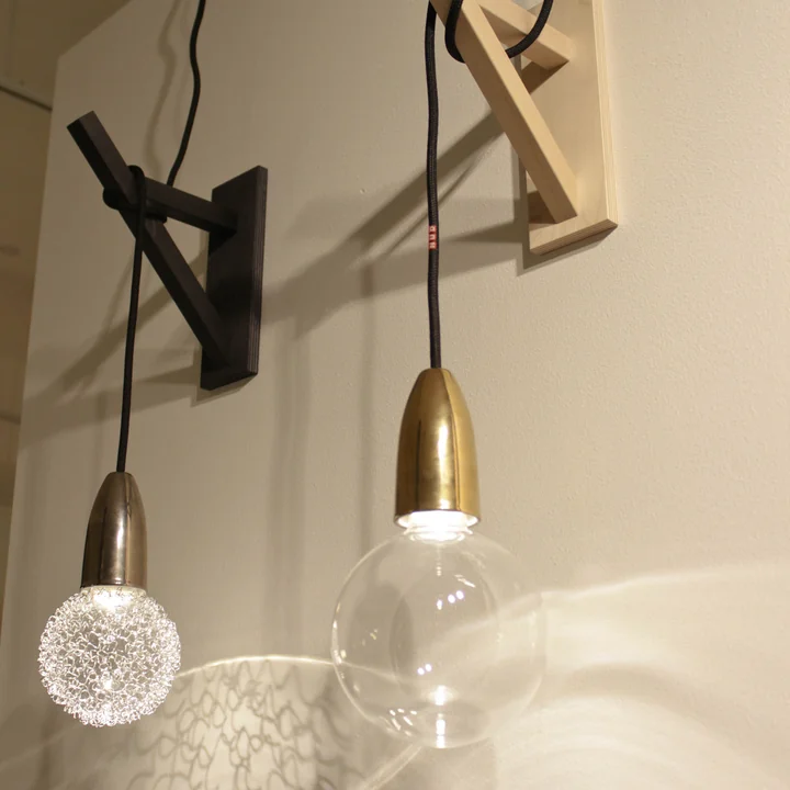 Bracket de NUD Collection en naturel et en noir