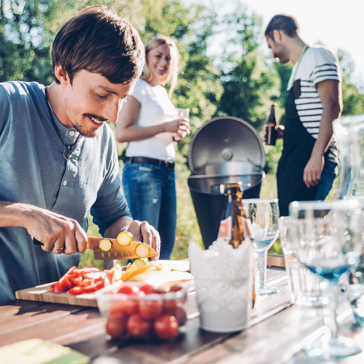 Griller au charbon de bois avec un système de régulation