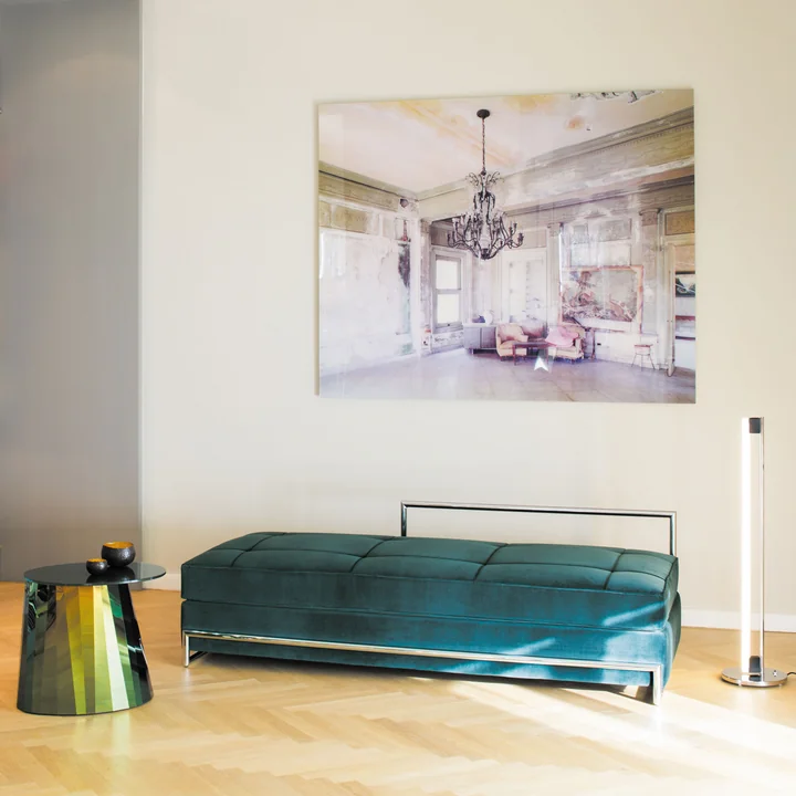 Pli Side Table et luminaire Tube Light LED