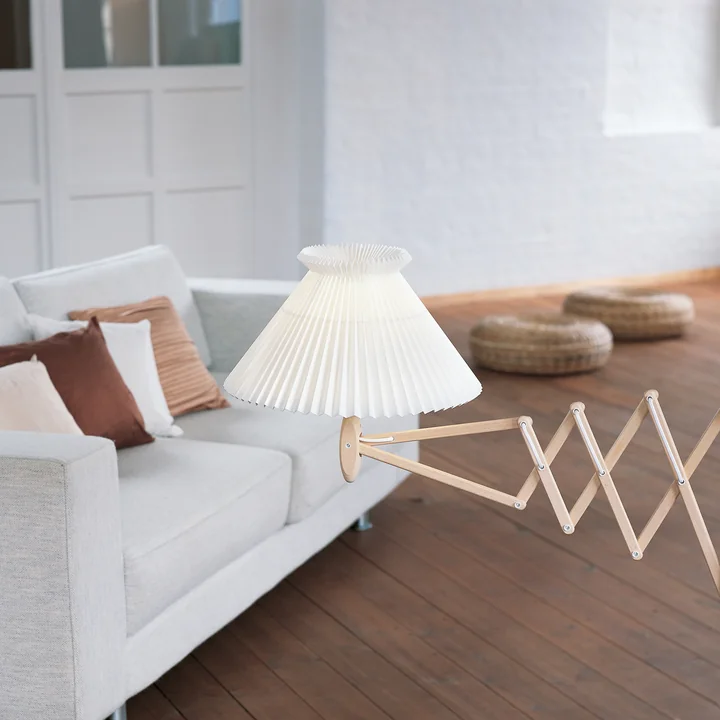 Applique murale avec bras télescopique