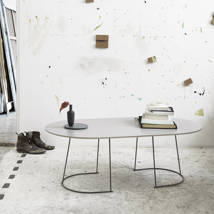 La table basse aérée, grande in grey par Muuto