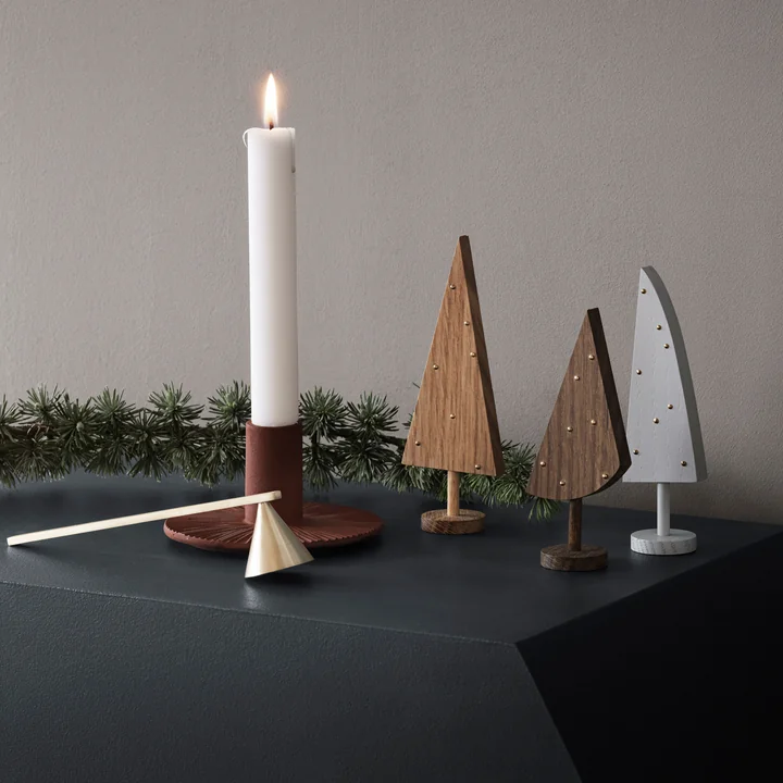 Ferm Living - Bougeoir Cast Iron et éteignoir à bougies en laiton