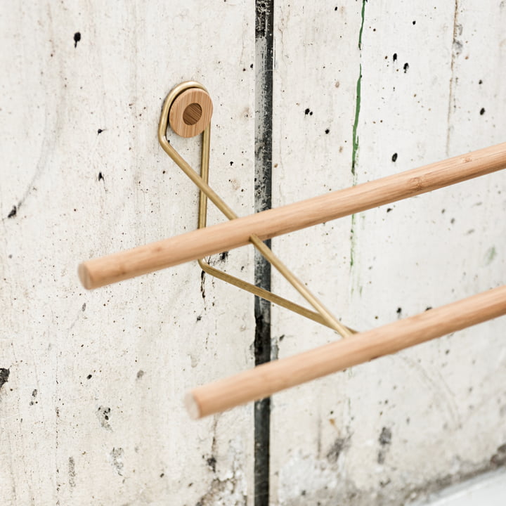 Shoe Rack de We Do Wood en bambou et en laiton