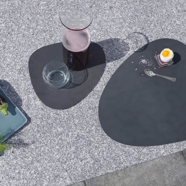 Table Mat gris de Lind DNA en petit et grand