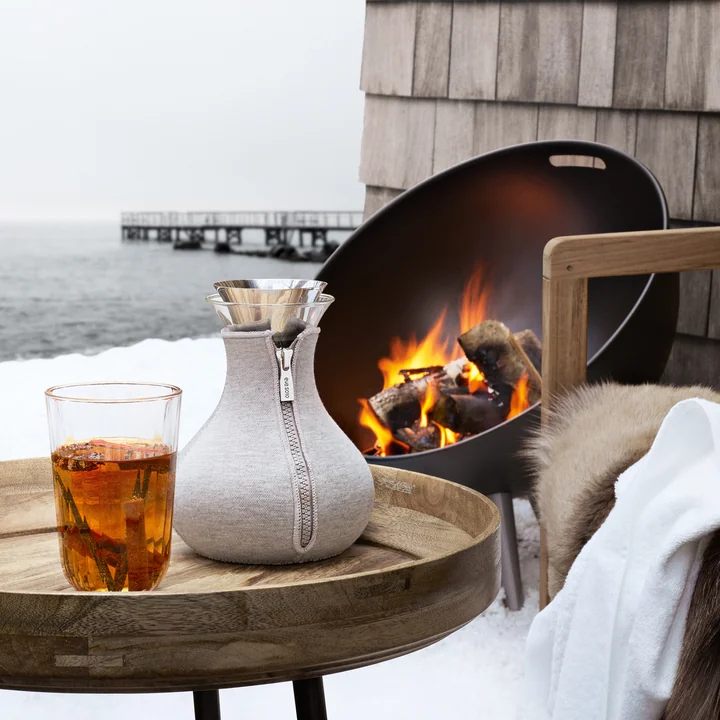 Théière avec housse en laine par Eva Solo